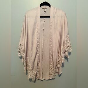 Victoria’s Secret Light Pink Lace Trim Kimono Robe – Size XS/S
